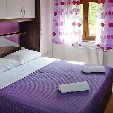 Apartment Pink In Only 200 M From The Sea Starigrad Paklenica