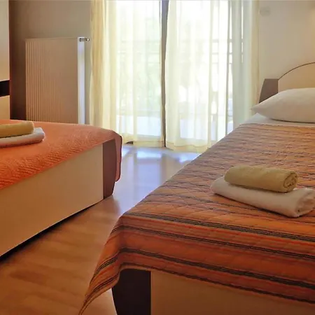 Pink In Only 200 M From The Sea * Starigrad Paklenica