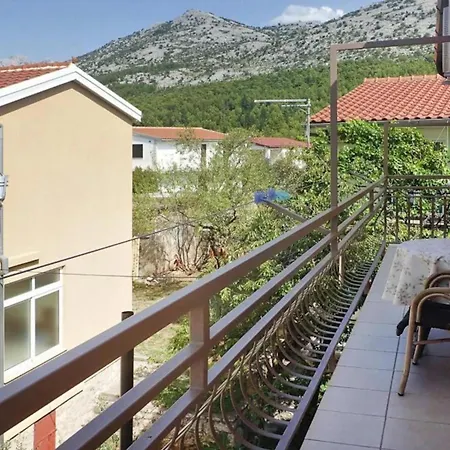 Pink In Only 200 M From The Sea Apartment