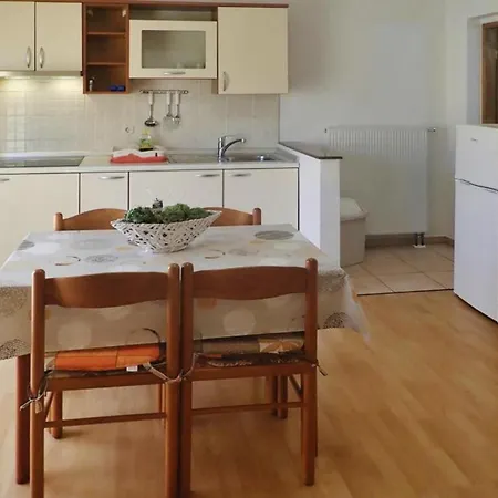 Apartamento Pink In Only 200 M From The Sea Starigrad Paklenica