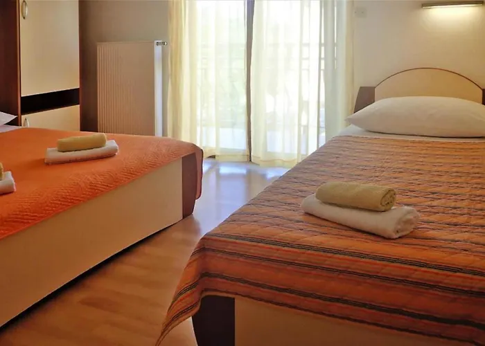 Pink In Only 200 M From The Sea * Starigrad Paklenica