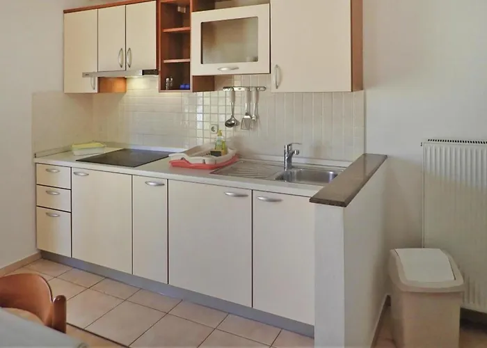 Pink In Only 200 M From The Sea *