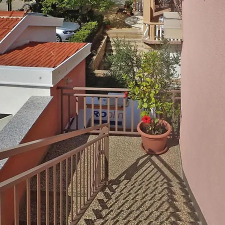 Pink In Only 200 M From The Sea * Starigrad Paklenica