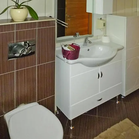 Appartement Pink In Only 200 M From The Sea Starigrad Paklenica